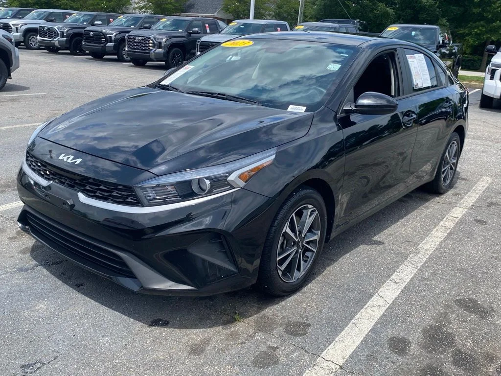 Used 2023 Black Kia LXS image 2