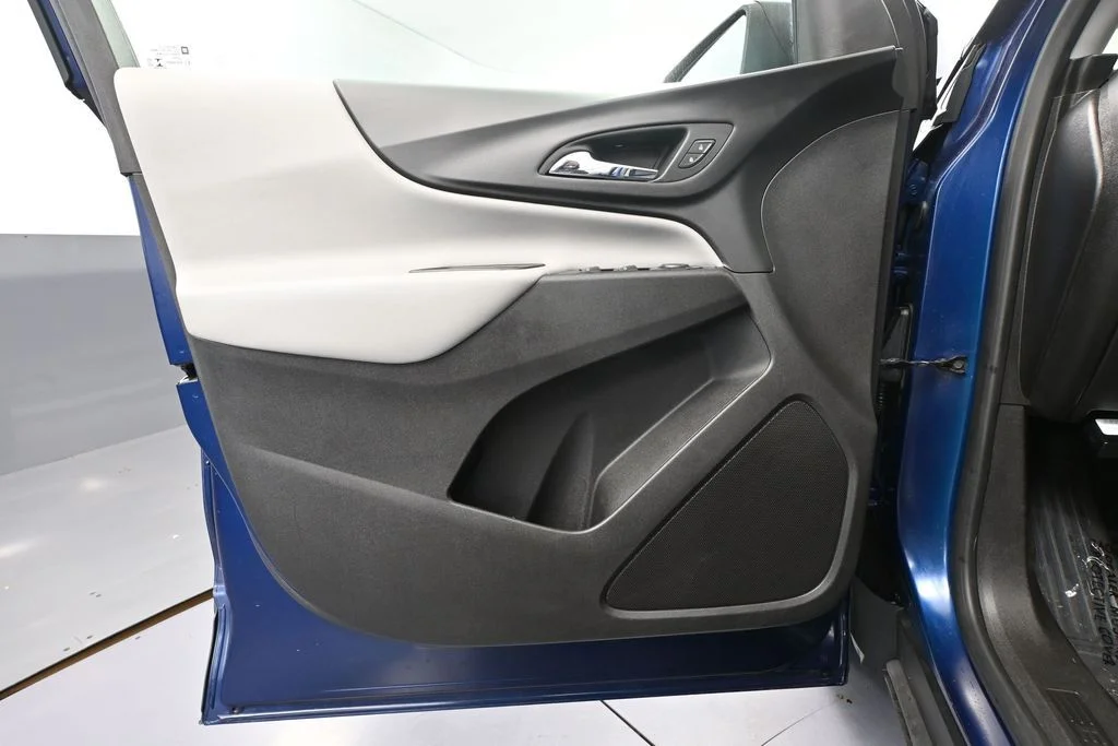 Used 2022 Blue Chevrolet LS image 18