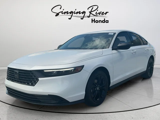 Certified Used 2025 Platinum White Pearl Honda SE image 3