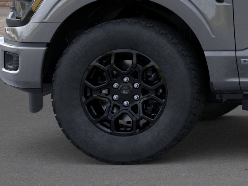 New 2026 Carbonized Gray Metallic Ford XLT image 19