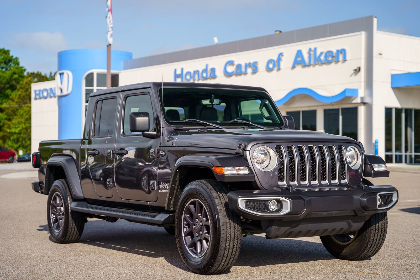 2022 Jeep Gladiator Overland's photo