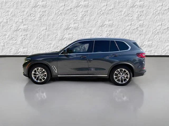 Used 2022 Arctic Grey Metallic BMW sDrive40i image 6