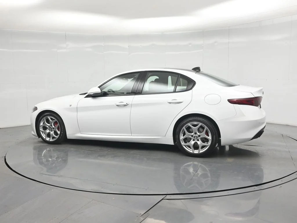 Used 2022 White Alfa Romeo Ti image 5