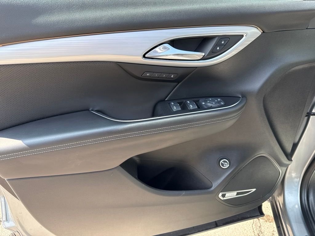 Used 2025 Gray Buick Avenir image 22