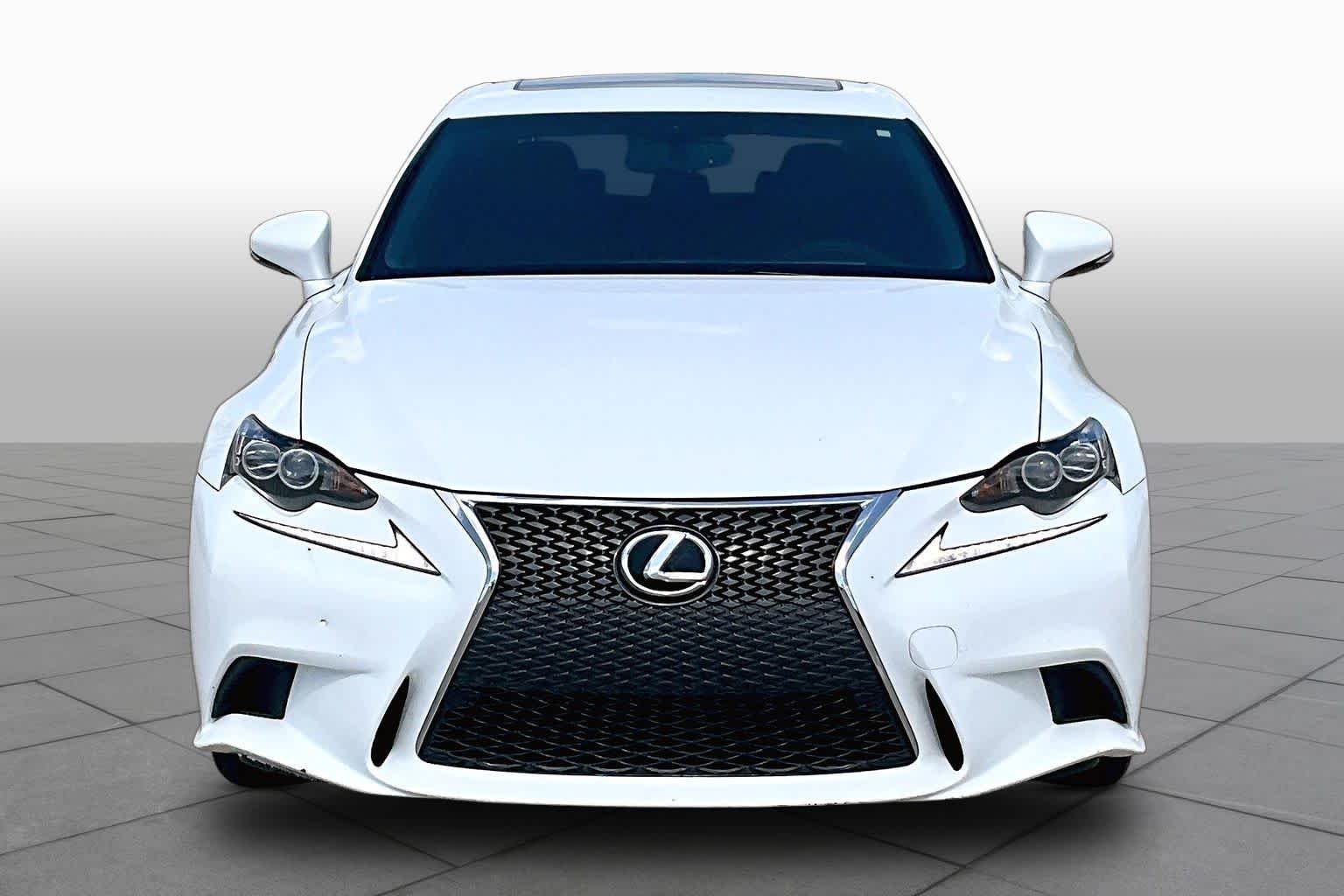 Used 2016 Ultra White Lexus  image 3