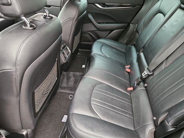 Used 2018  Maserati Base image 30