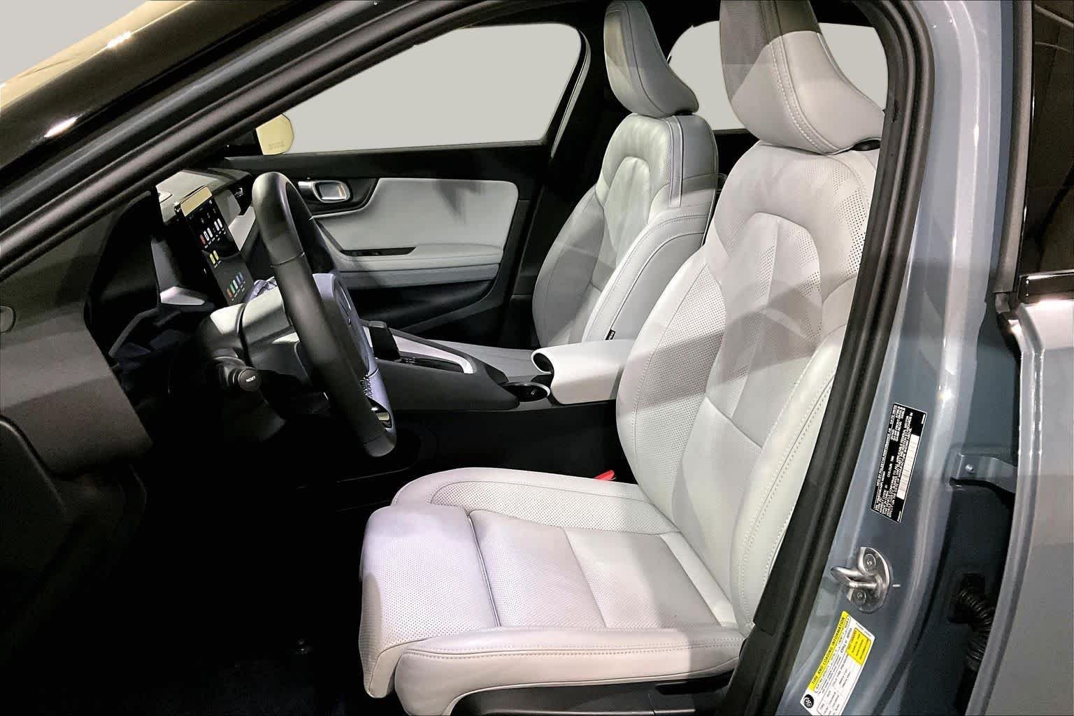 Used 2023  Polestar  image 8