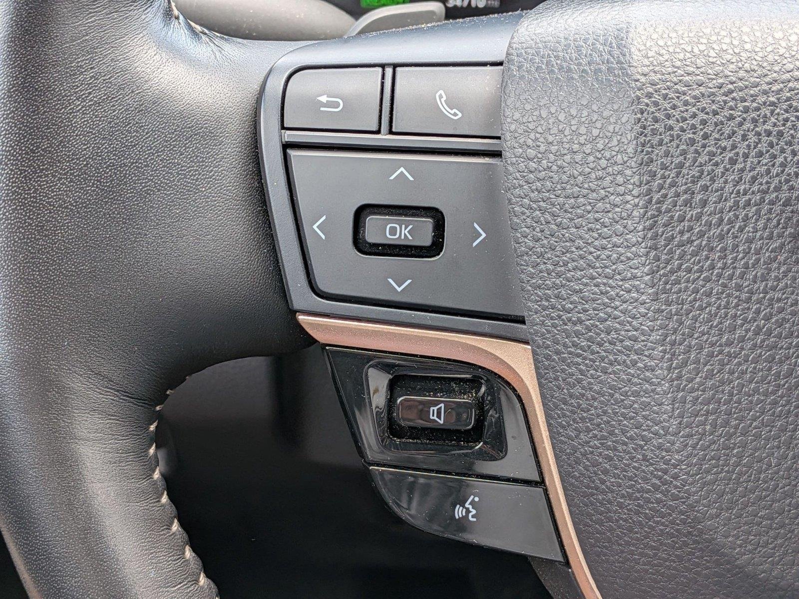 Used 2025 Oxygen White Toyota Limited image 23