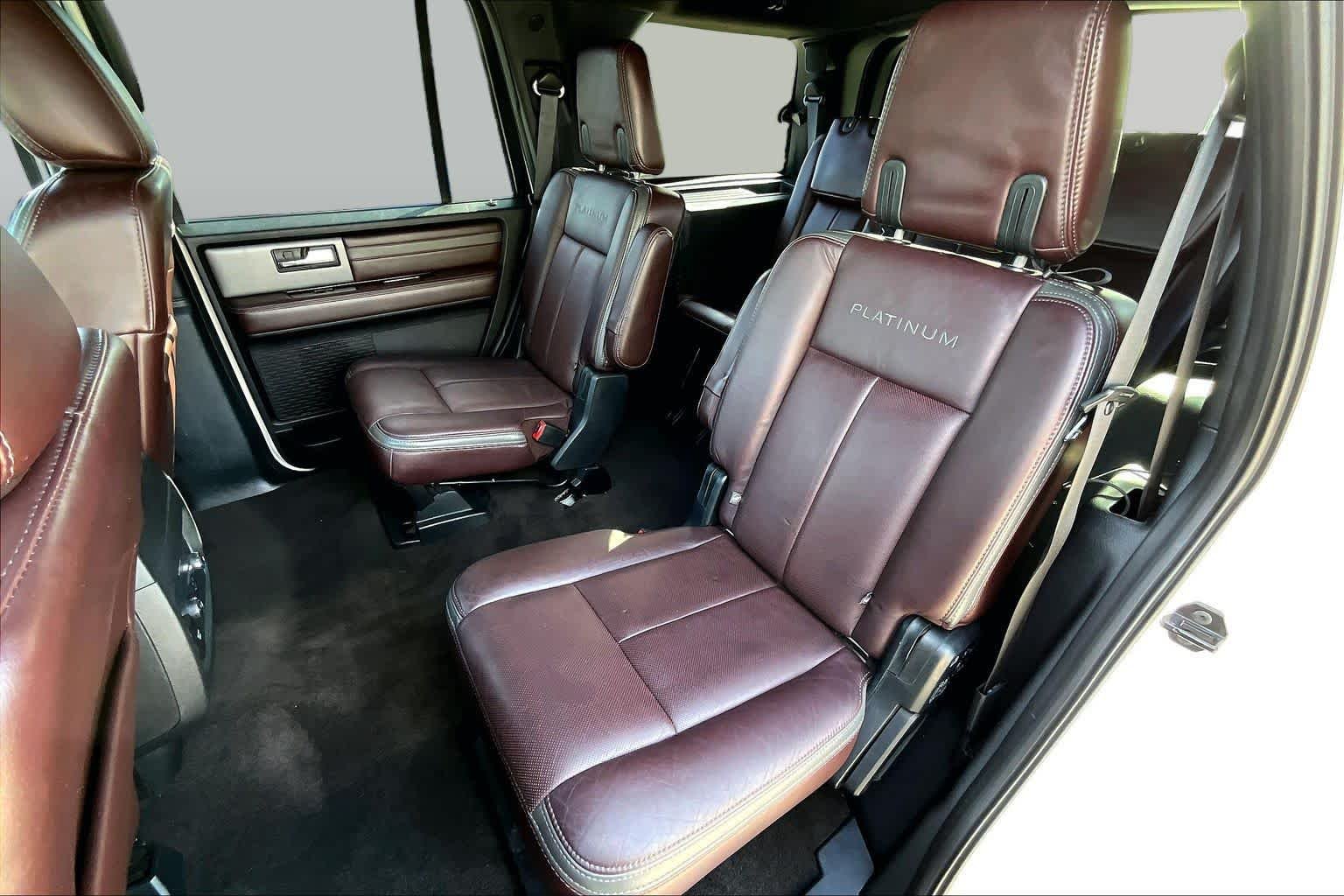 Used 2016 White Platinum Metallic Tri-Coat Ford Platinum image 19