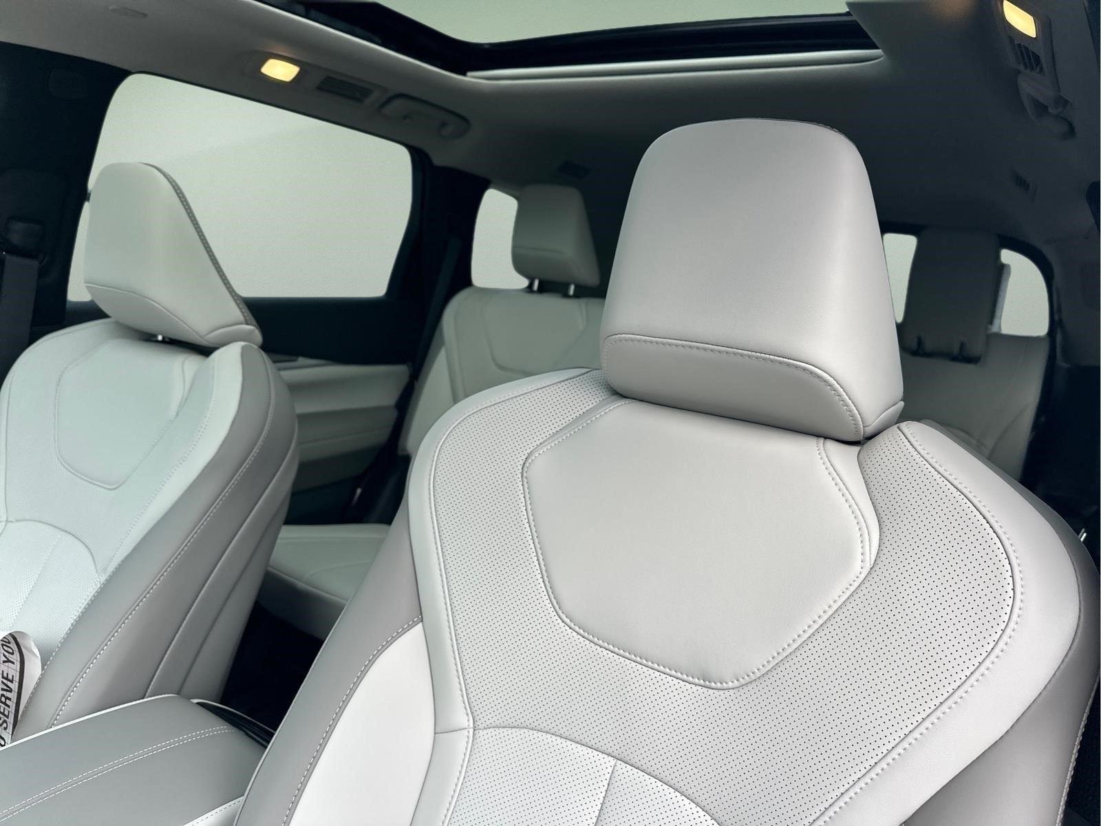 New 2027 GRAPHITE SHADOW INFINITI Luxe FWD image 24