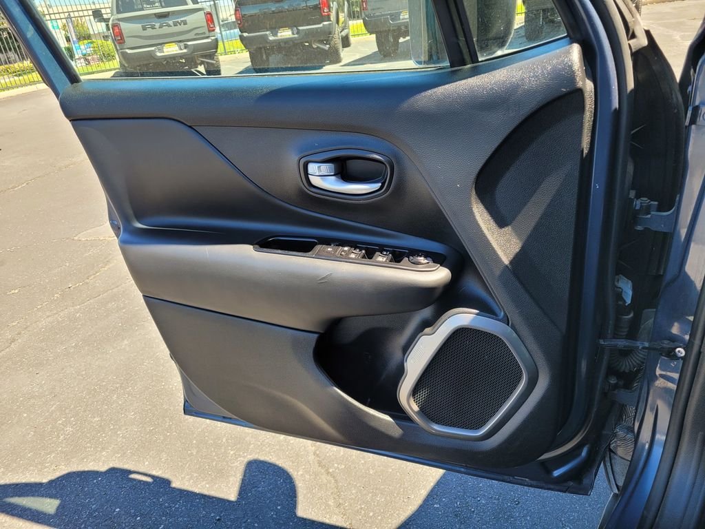 Used 2023 Blue Jeep Latitude image 27