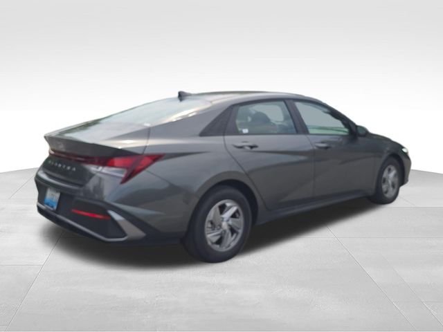 Used 2025 Gray Hyundai SE image 5