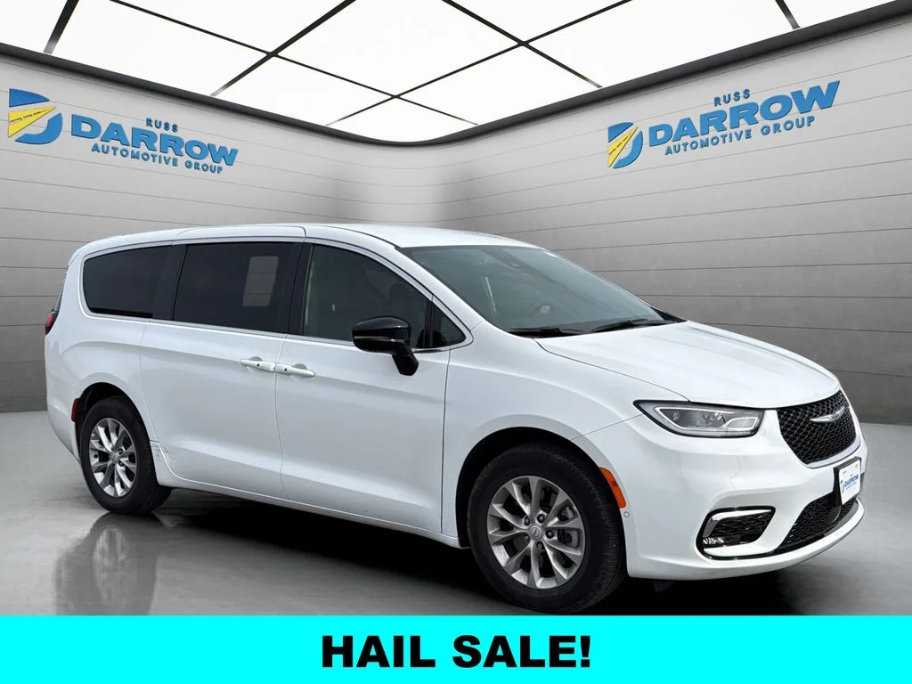 Used 2025 White Chrysler Select image 7
