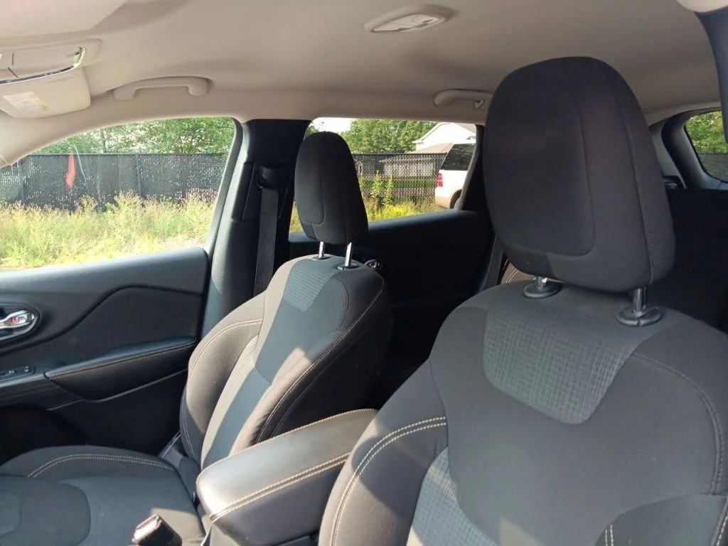 Used 2016 Deep Cherry Red Crystal Pearlcoat Jeep Latitude image 14