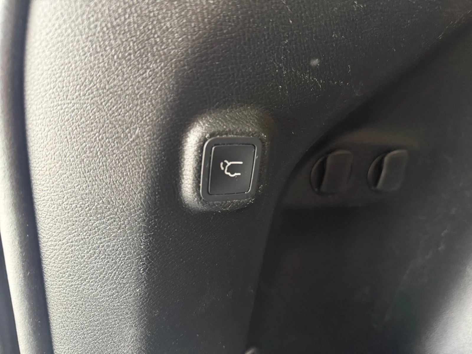 Used 2019 Bright White Clearcoat Jeep Limited image 40