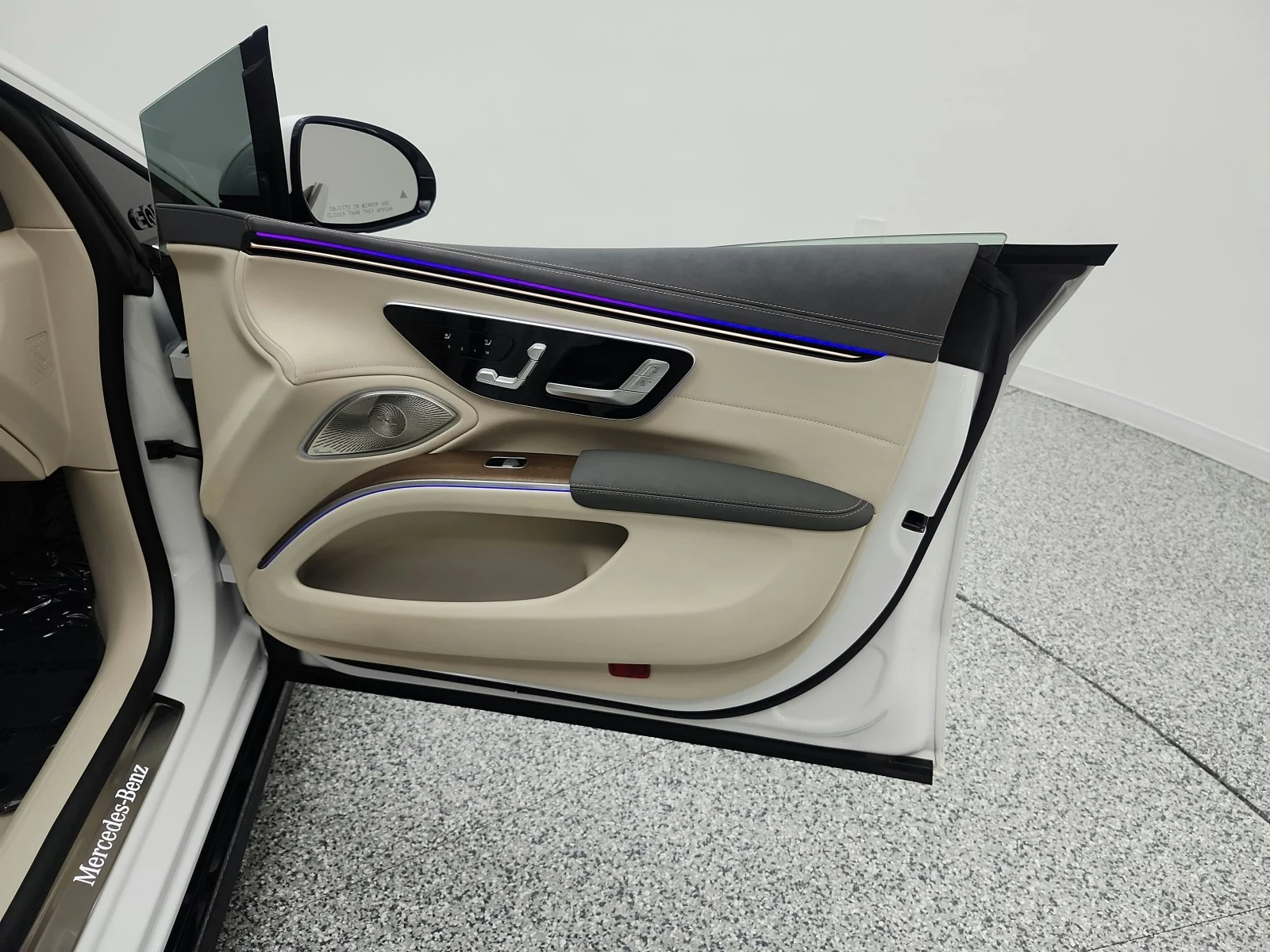 Certified Used 2024 MANUFAKTUR Moonlight White Metallic Mercedes-Benz EQS 450 4MATIC® Sedan image 20