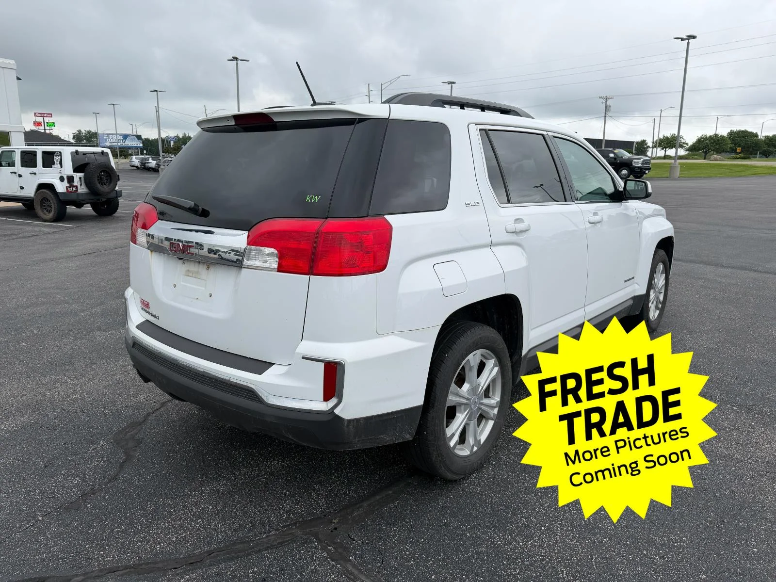 Used 2017 Summit White GMC SLE image 4