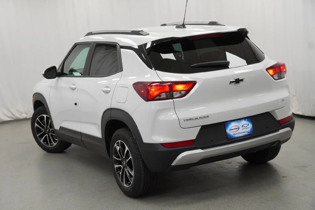 New 2026 Summit White Chevrolet LT image 15
