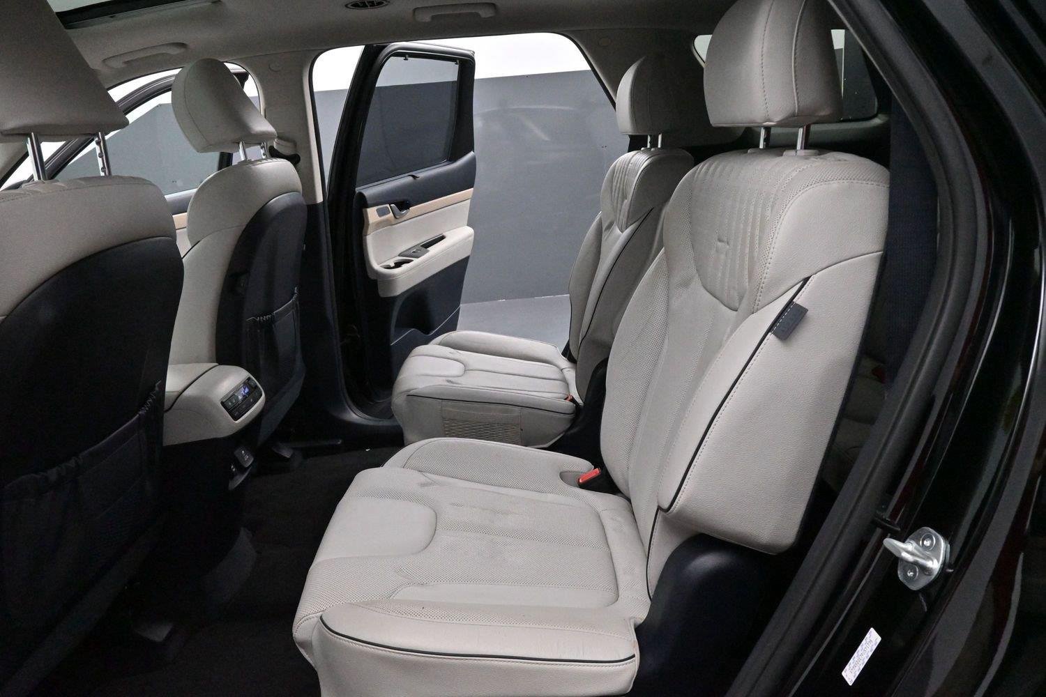 Used 2023 Abyss Black Pearl Hyundai Limited image 33