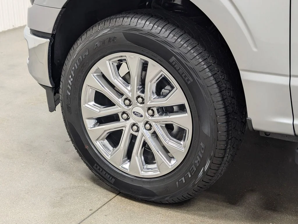 New 2026 Iconic Silver Metallic Ford XLT image 2