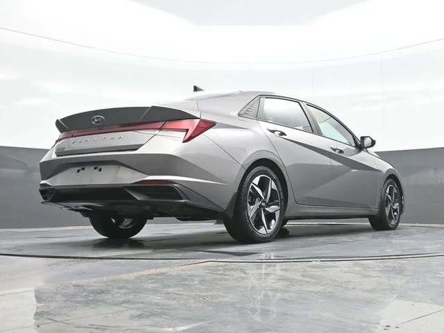 Used 2023 Silver Hyundai SEL image 26
