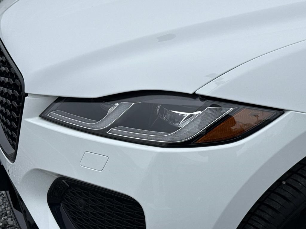 Used 2026 White Jaguar P250 R-Dynamic S image 7