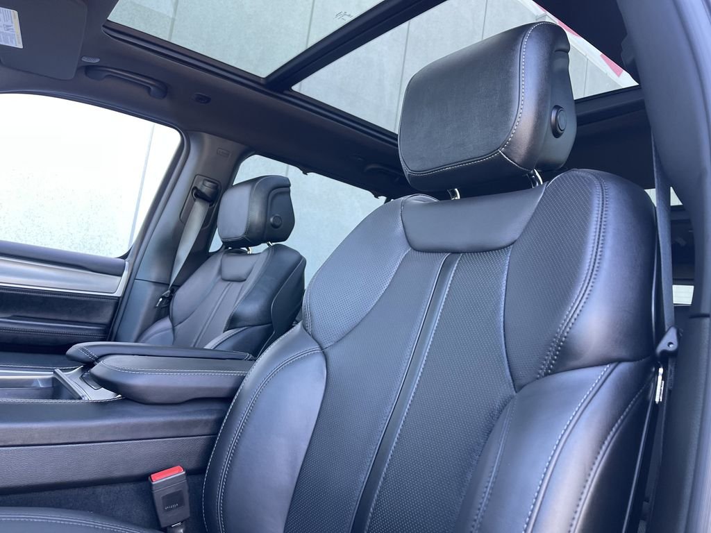 New 2026 Velvet Red Pearl-Coat Exterior Paint Jeep Limited image 19