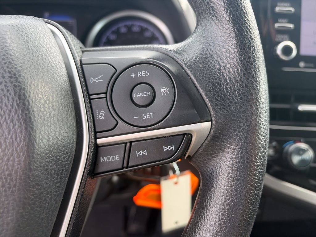 Used 2022 Silver Toyota LE image 22