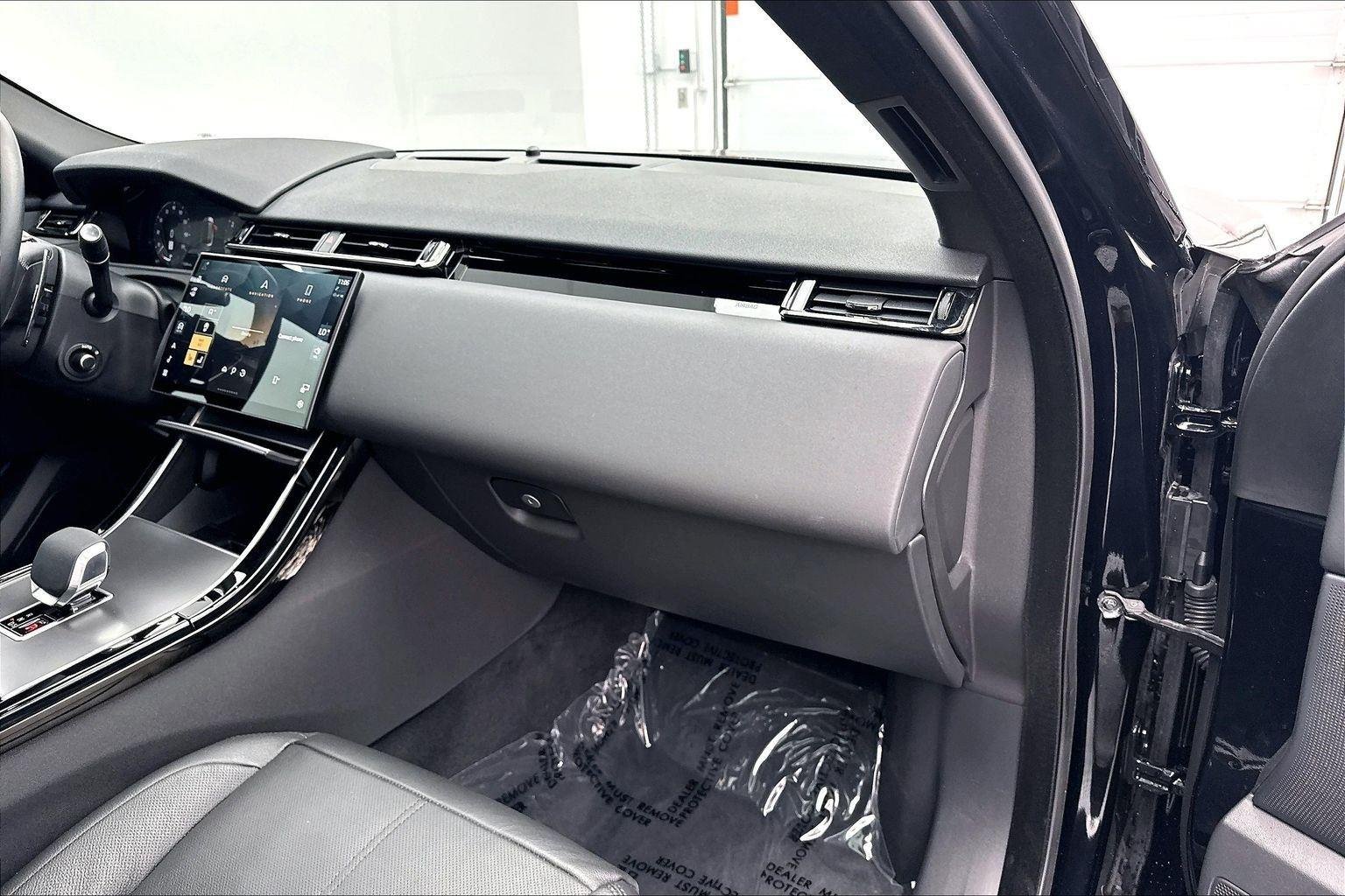 New 2026 Santorini Black Metallic Land Rover S image 11