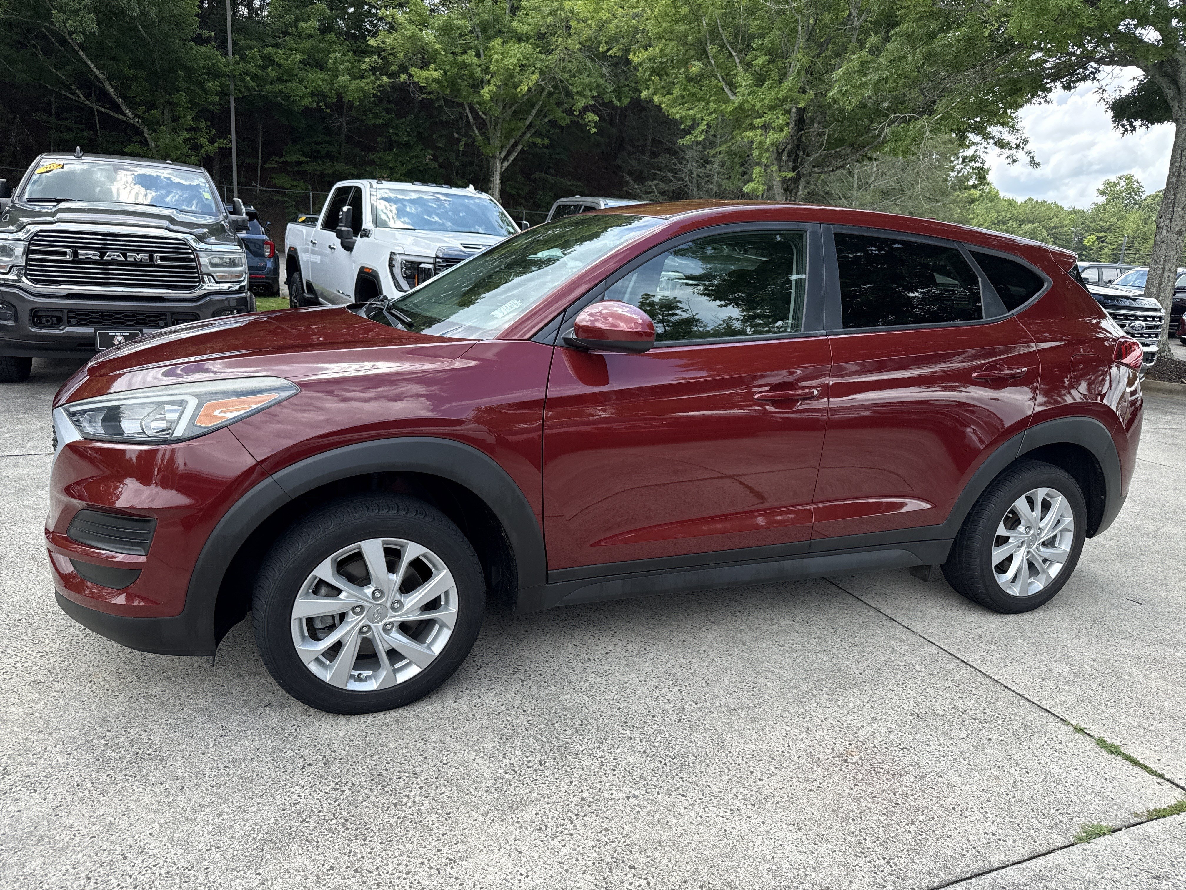 Used 2019 Gemstone Red Hyundai SE image 4