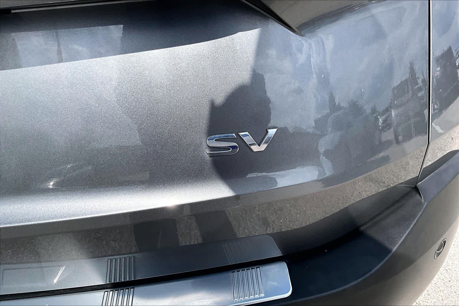 Used 2023 Gun Metallic Nissan SV image 10