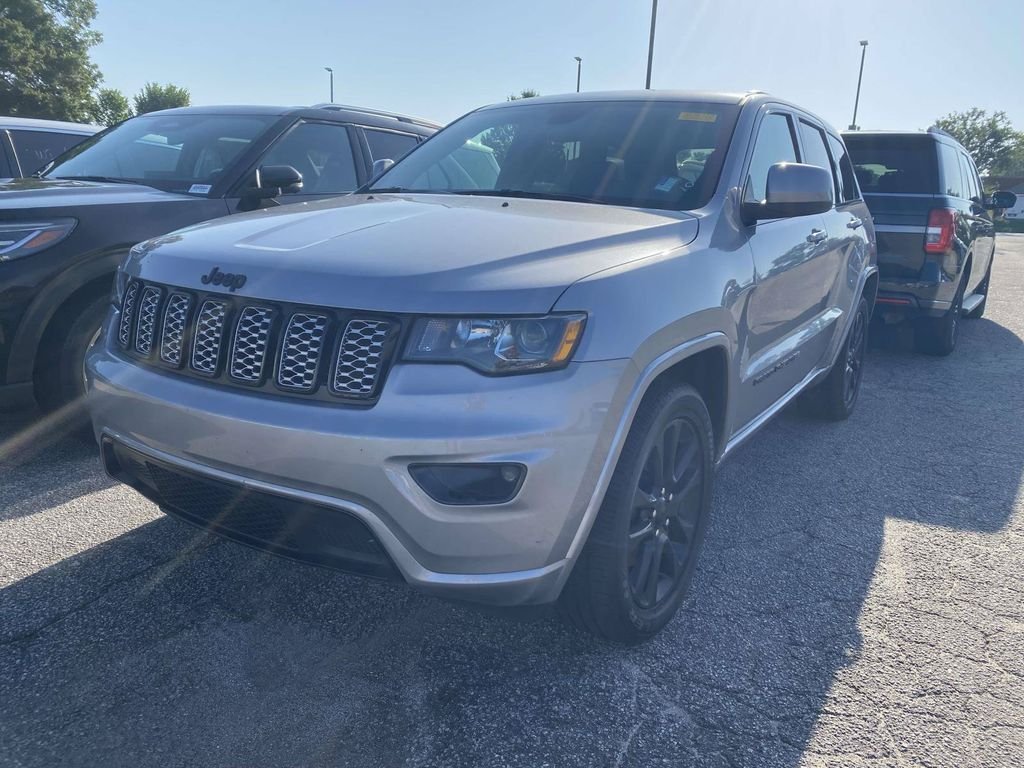 Used 2021 Billet Silver Metallic Jeep Laredo X image 3
