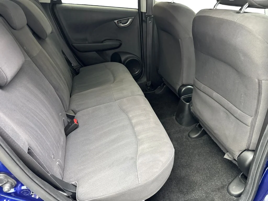 Used 2011  Honda Base image 37