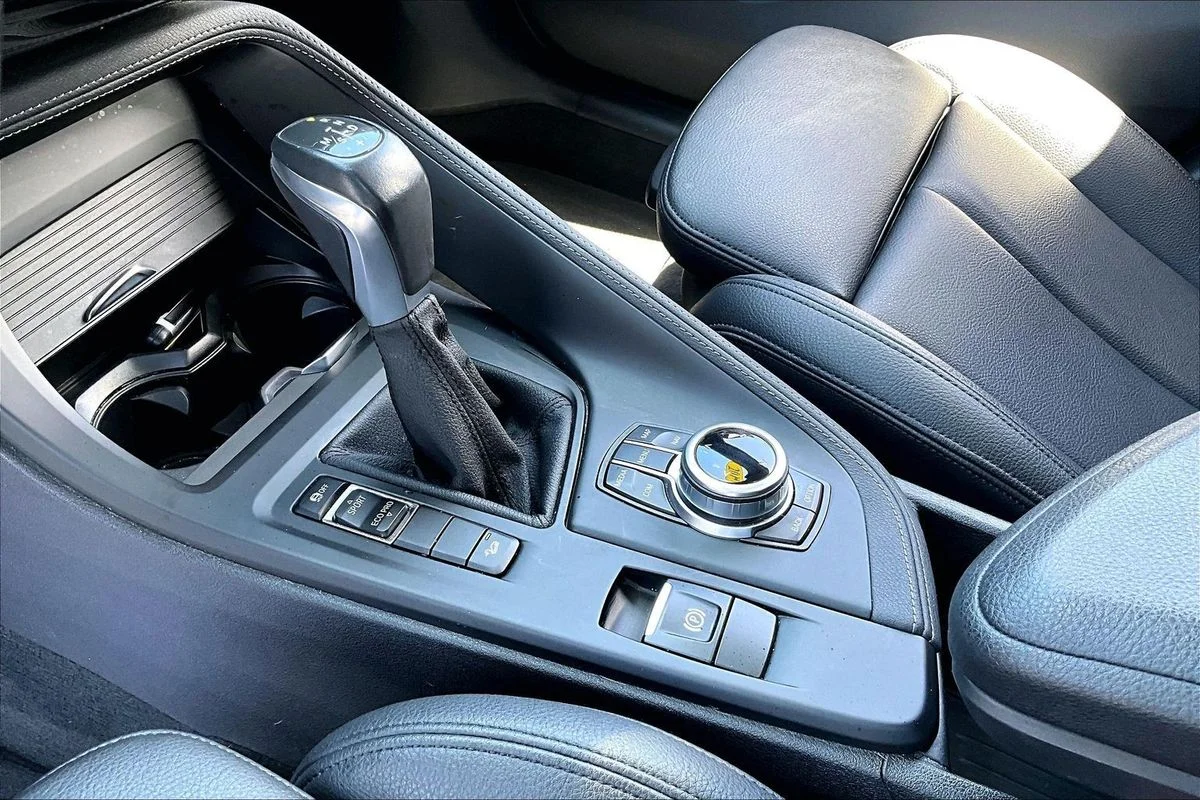 Used 2018 Green BMW xDrive28i image 18