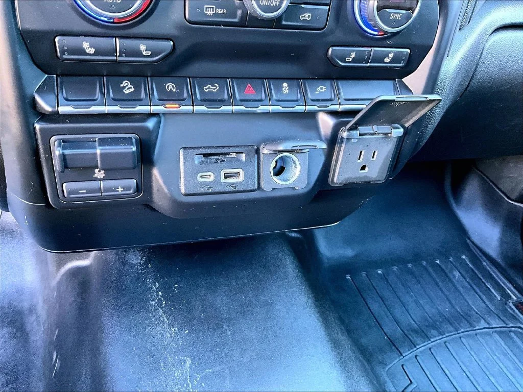 Used 2019 Silver Ice Metallic Chevrolet LT image 27