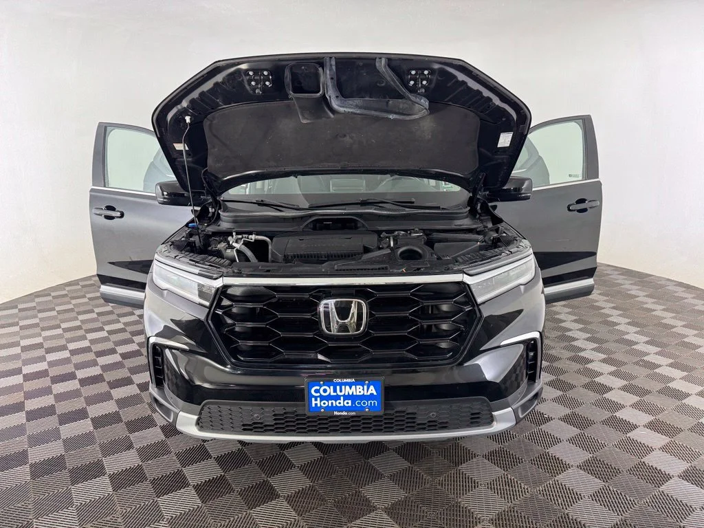 Used 2024  Honda Touring image 10