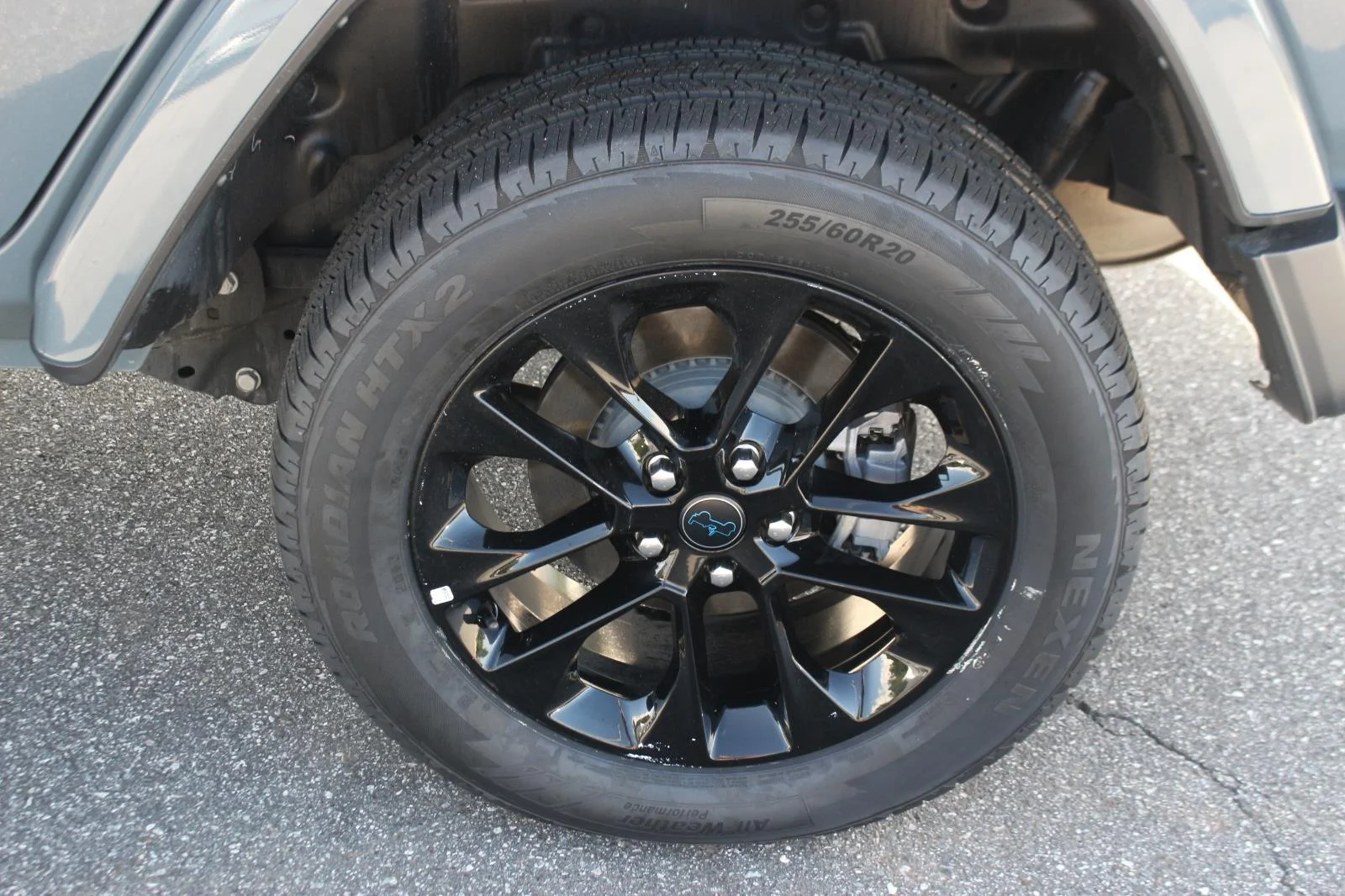 Used 2024 Grey Jeep Sahara image 36
