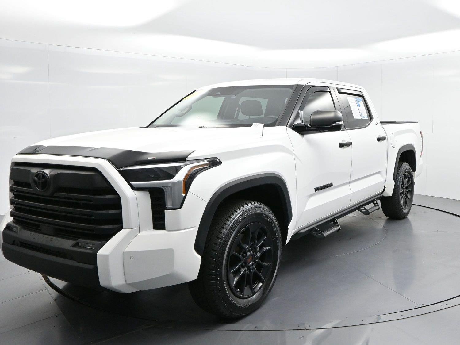 Used 2024 White Toyota SR5 image 3