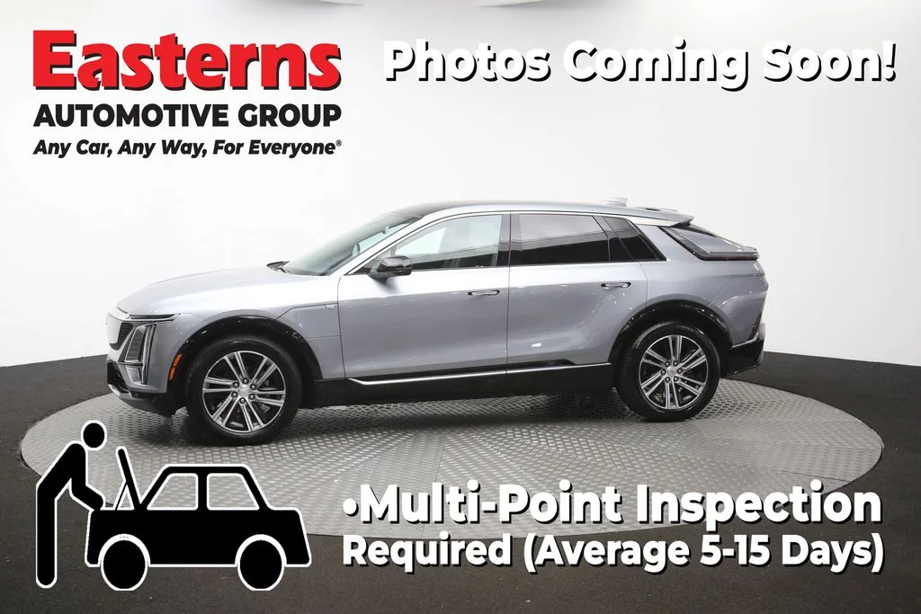 Used 2024 Silver Cadillac Luxury image 60