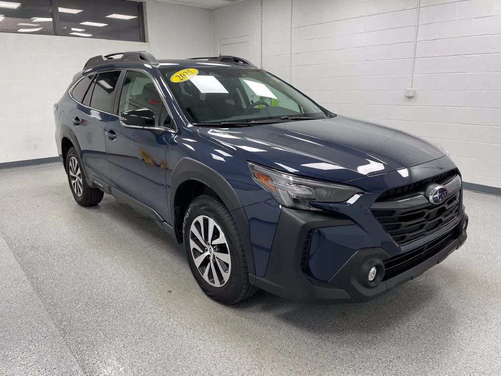 Used 2025 Cosmic Blue Subaru Premium image 4
