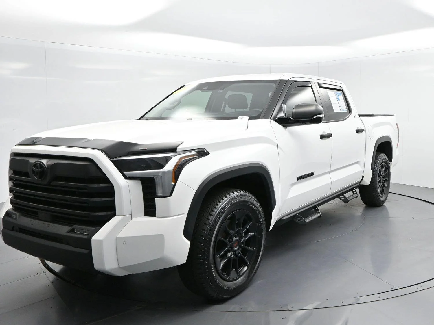 Used 2024 Ice Cap Toyota SR5 image 3