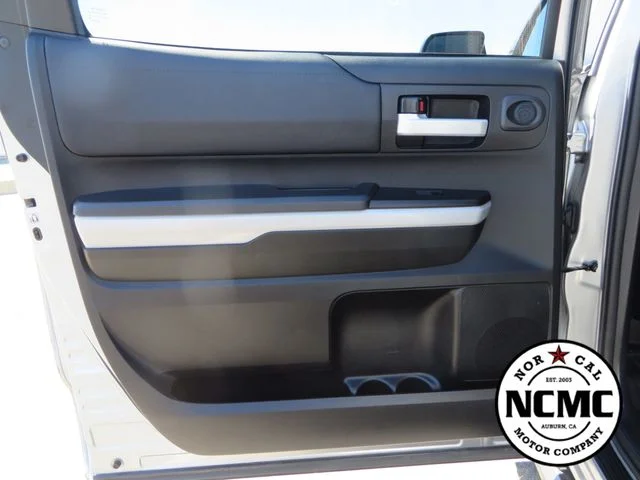 Used 2018 Silver Toyota SR5 image 42