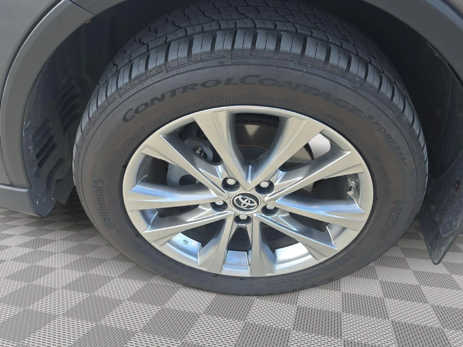 Used 2018 Magnetic Gray Metallic Toyota Limited image 9