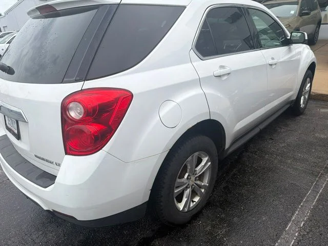 Used 2011 White Chevrolet LT image 7