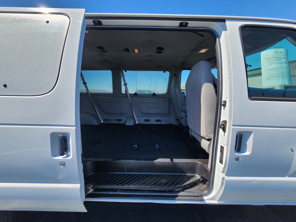 Used 2001  Ford  image 17