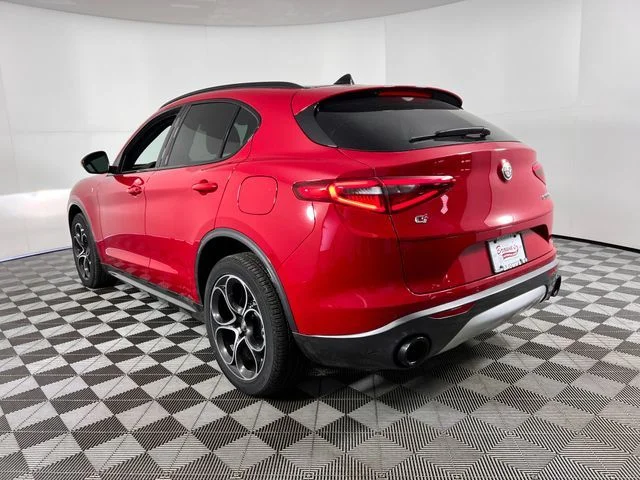 Used 2023 Red Alfa Romeo Ti image 3