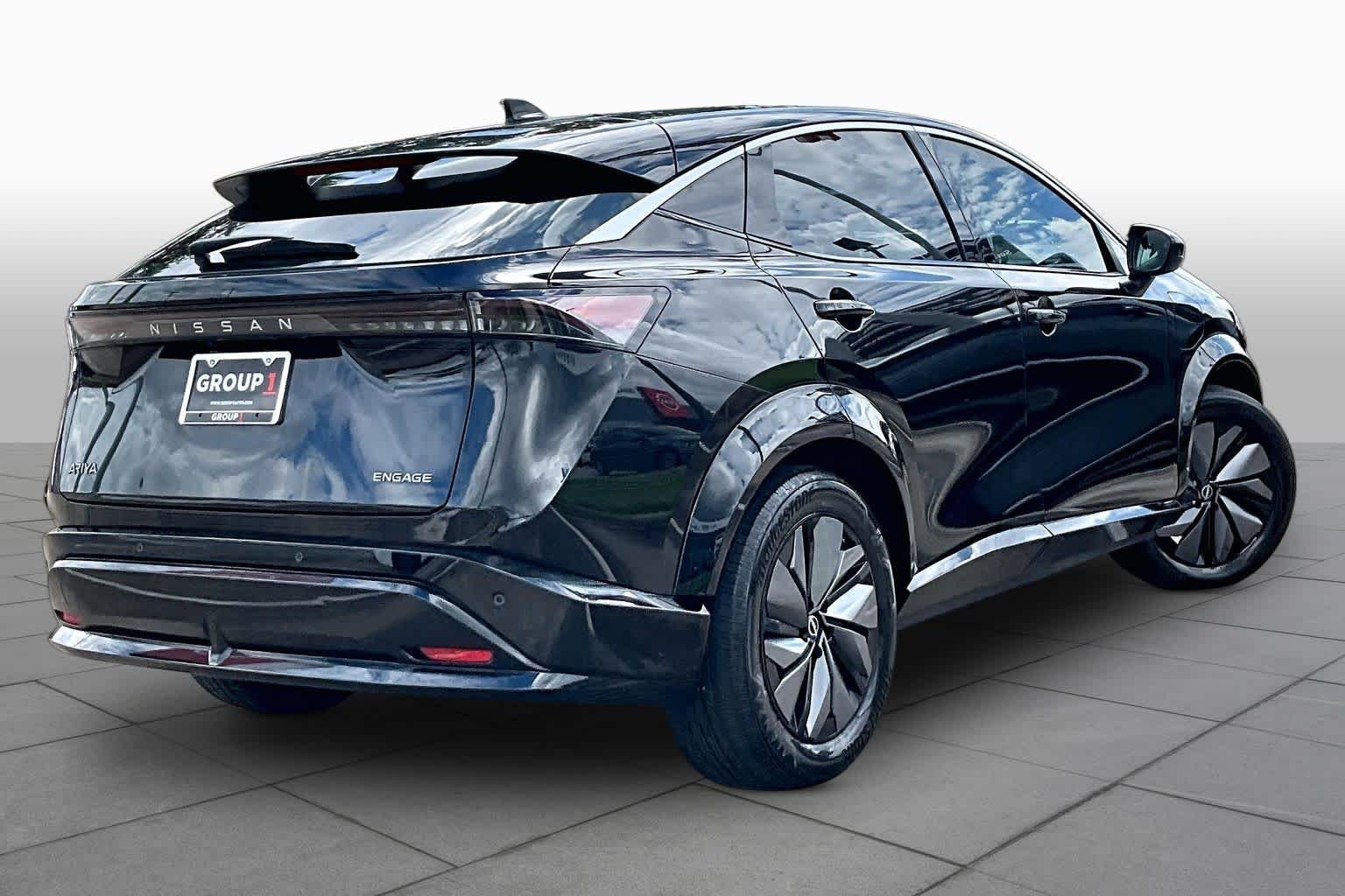 Used 2023 Black Diamond Pearl Nissan ENGAGE image 12