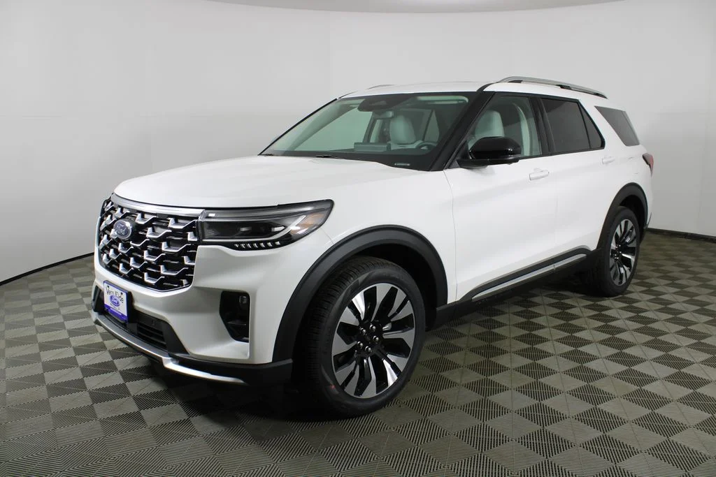 New 2026 White Ford Platinum image 3