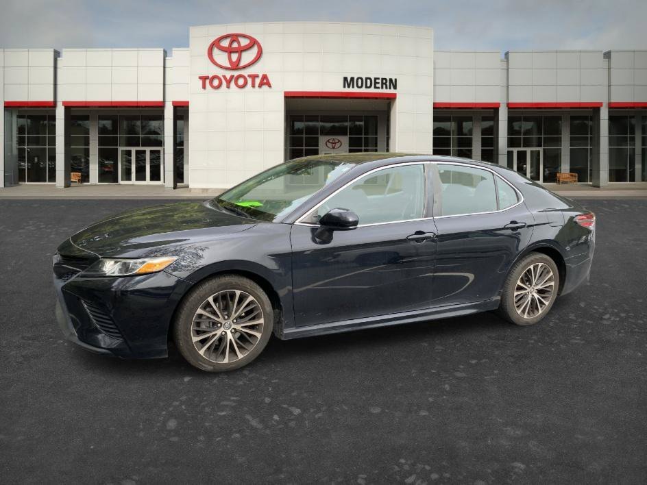 Used 2019 Midnight Black Metallic Toyota SE image 9