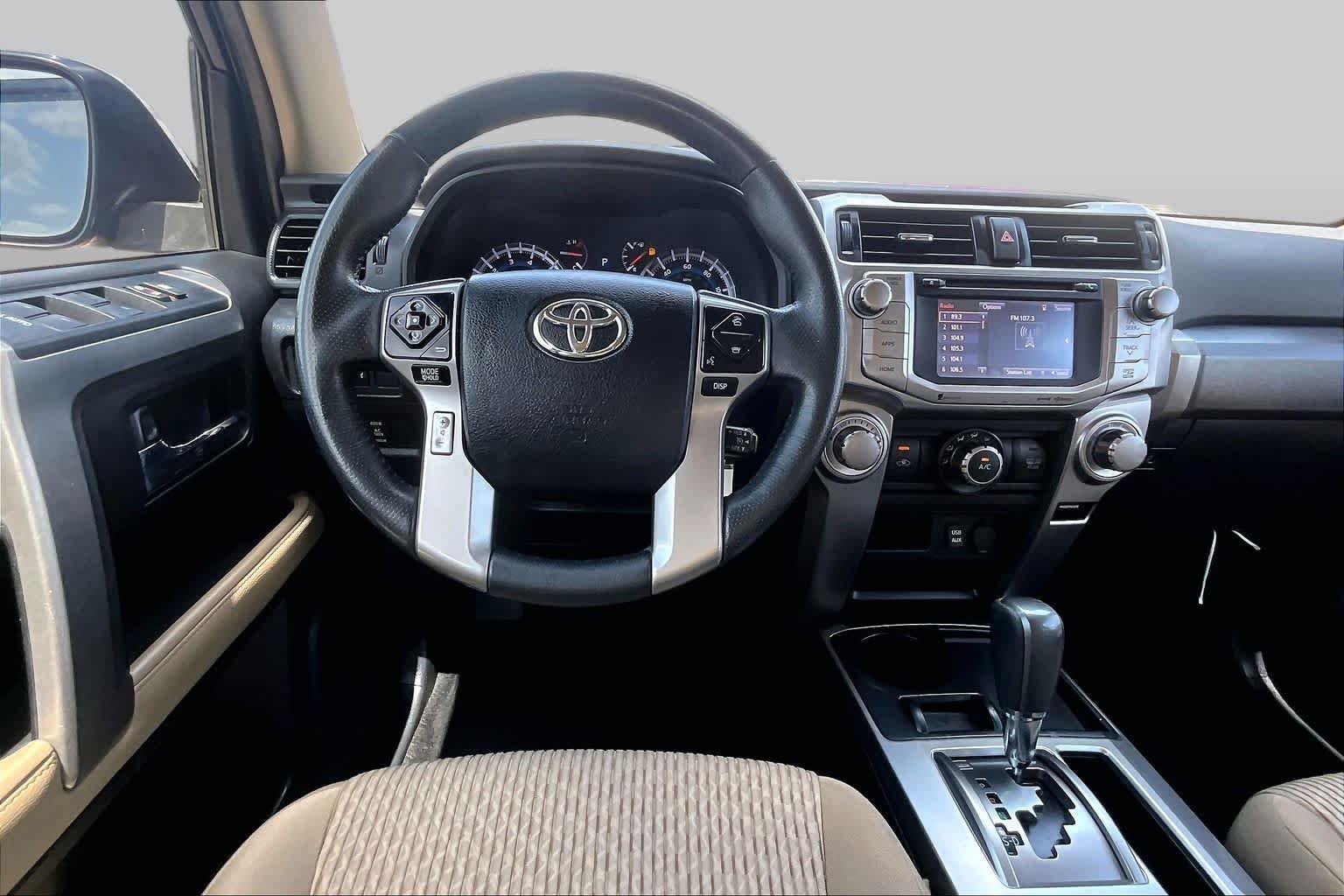 Used 2019 Nautical Blue Metallic Toyota SR5 image 6